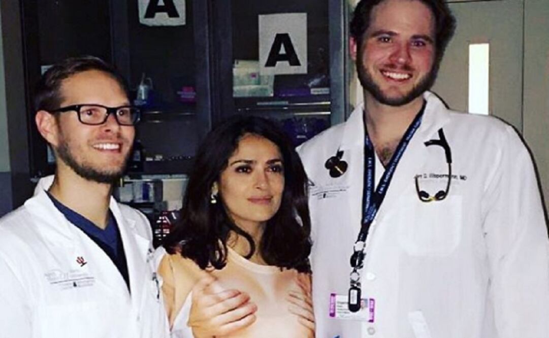 Thank you to doctors Foster and Ellspermann for taking such good care of me!, Hayek wrote on Instagram. (Photo: Taken from Instagram) 