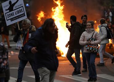 Termina en disturbios protesta en Bruselas contra restricciones antiCovid-19