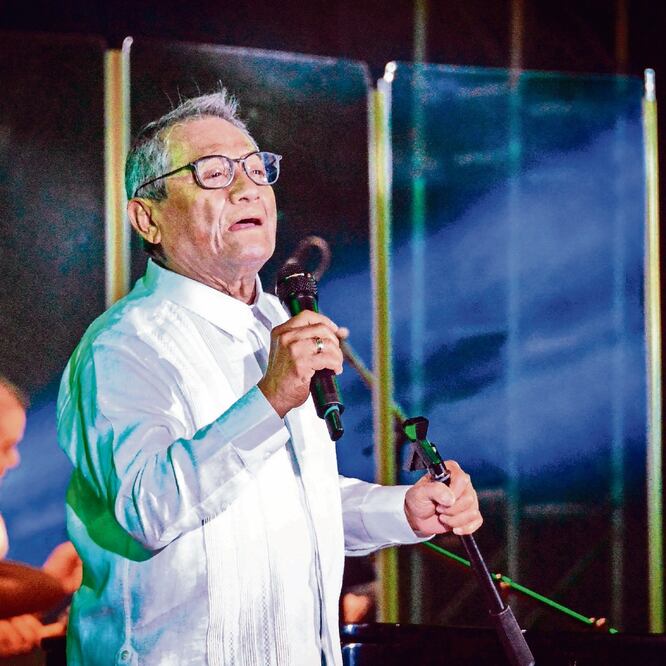 Manzanero expuso que la Sociedad de compositores aún tiene retos difíciles. Foto: AFP