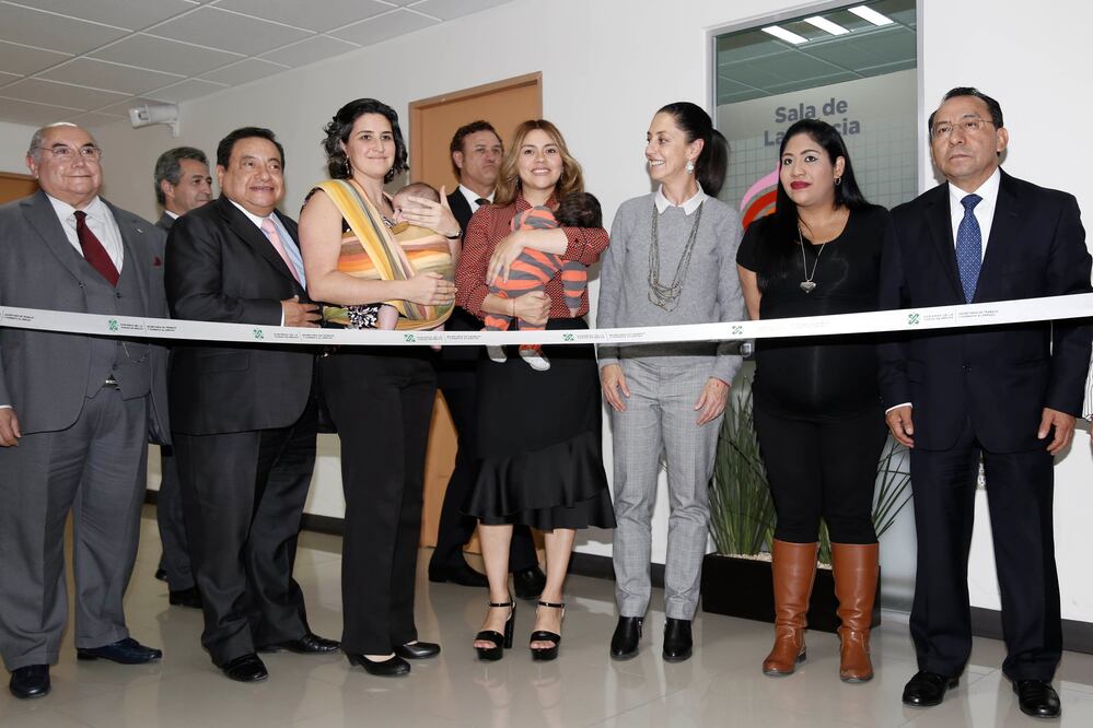 Claudia Sheinbaum, jefa de Gobierno, durante la inauguración de la sala de lactancia en las oficinas de la Secretaría del Trabajo y Fomento al Empleo de la CDMX (AGUSTÍN SALINAS. EL UNIVERSAL)