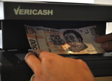 La Condusef te dice qué hacer en caso de recibir un billete falso