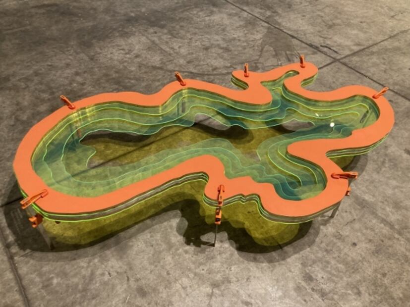 El arte que envuelve al público en Salón Acme