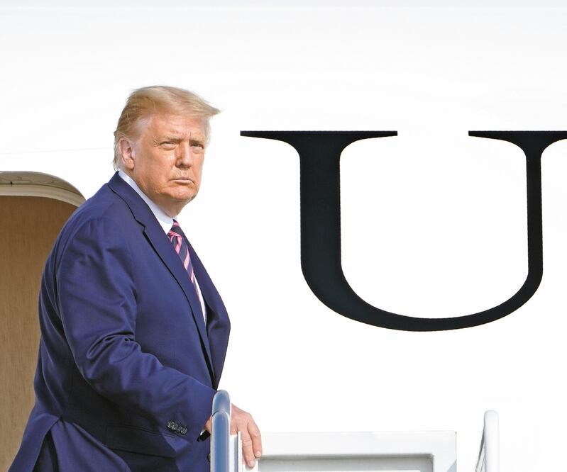 El presidente Donald Trump prometió que en abril habrá vacunas para todos en EU. Foto: SUSAN WALSH. AP