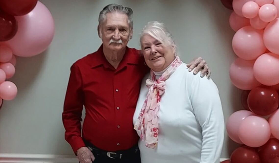 Marcia y Jerry Savage, quienes murieron cuando un árbol cayó sobre su recámara durante el paso del huracán Helene. Foto: AP