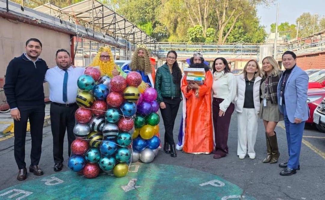 Reyes Magos llevan regalos a niñas y niños de hospitales pediátricos de CDMX.
Foto: Especial.