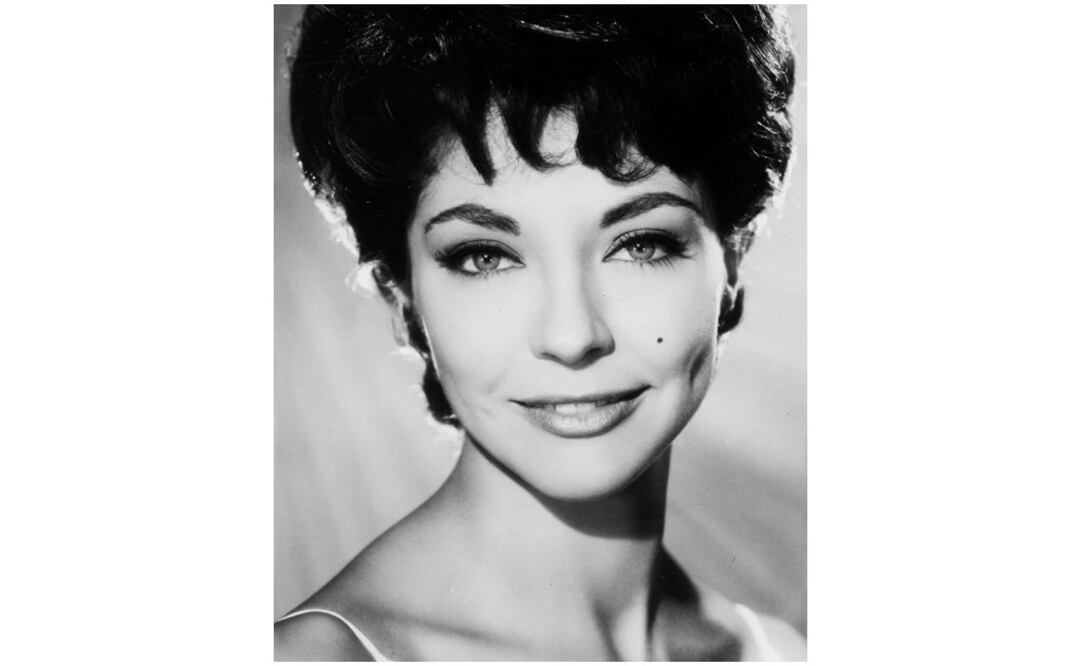 Elsa Cárdenas, actriz de cine, teatro y televisión, nació en Tijuana, Baja California el cinco de agosto de 1935.