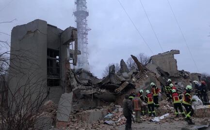 Aumenta a 19 la cifra de muertos tras ataque ruso a estación de televisión ucraniana en Rivne
