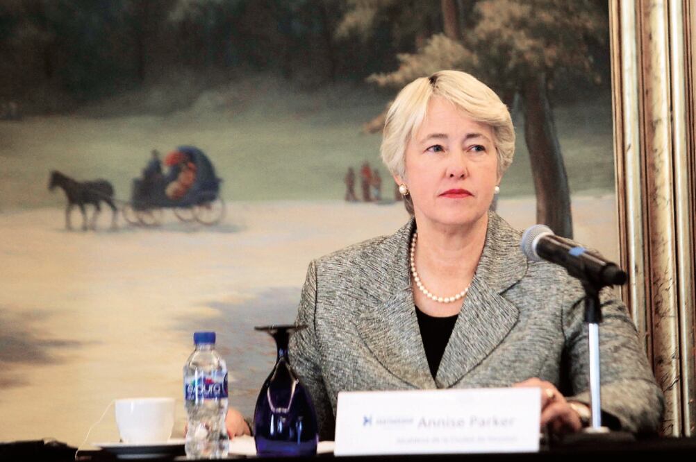 Annise Parker, alcaldesa de Houston, señaló que le preocupa la estigmatización de los migrantes por parte de Donald Trump, quien aspira a la Casa Blanca por el Partido Republicano (FERNANDO RAMÍREZ. EL UNIVERSAL)