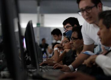 El Cervantes "caza" anglicismos en Twitter