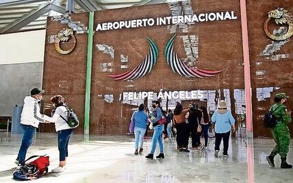 Es anticompetitivo que gobierno opere un aeropuerto y una aerolínea: Cofece