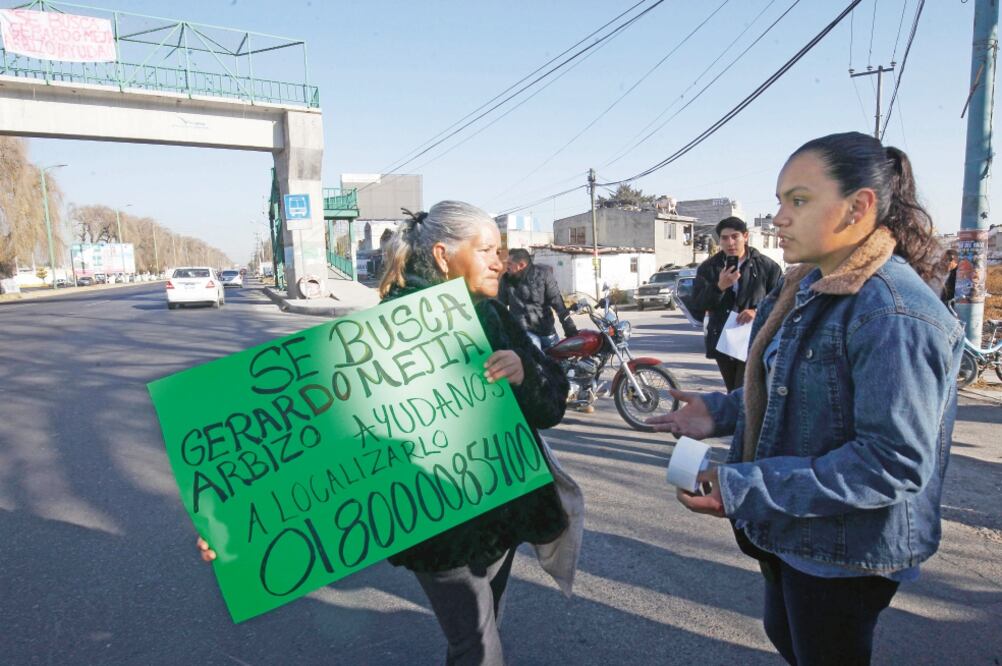 Familiares de Gerardo Mejía, que salieron en su búsqueda días después de que desapareciera el 4 de enero, y fue hallado muerto hace dos días (ARCHIVO. EL UNIVERSAL)