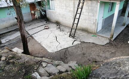 Realizan evacuación de familias por posibles deslaves en Tenejejapa e Ixhuatán, Chiapas