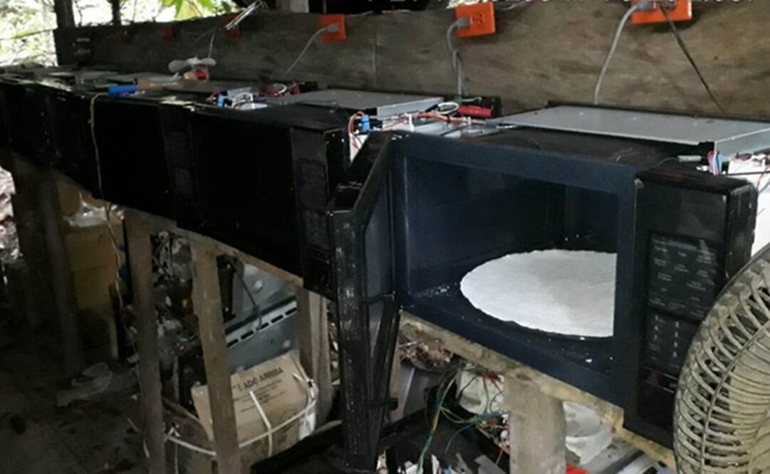 Un operativo policial de Colombia permitió localizar un cargamento de mil 215 kilos de cocaína todavía en solución o en proceso de producción en un laboratorio clandestino. Foto: Policía Nacional de Colombia