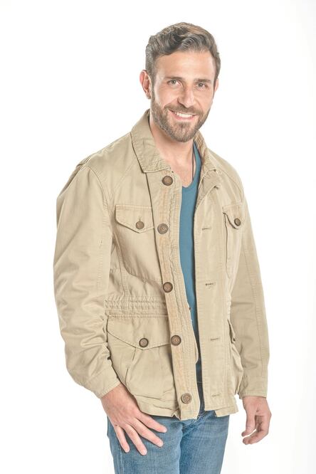 El actor da vida a Gabriel en la telenovela Fuego ardiente, quien desea hallar a su hermano. Cortesía