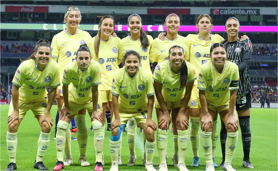 FOTO: IMAGO7 - América en un juego en la cancha del Estadio Azteca