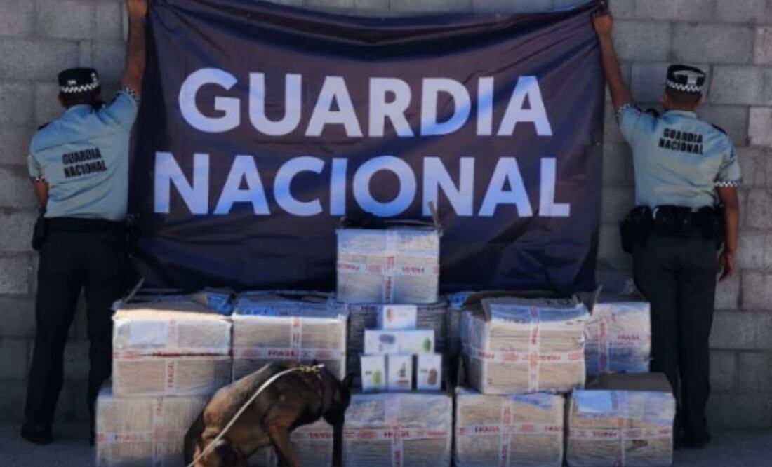 Asegura Guardia Nacional más de cinco mil vapeadores con nicotina en el Aeropuerto Internacional de Hermosillo (30/10/2025). Foto: Especial