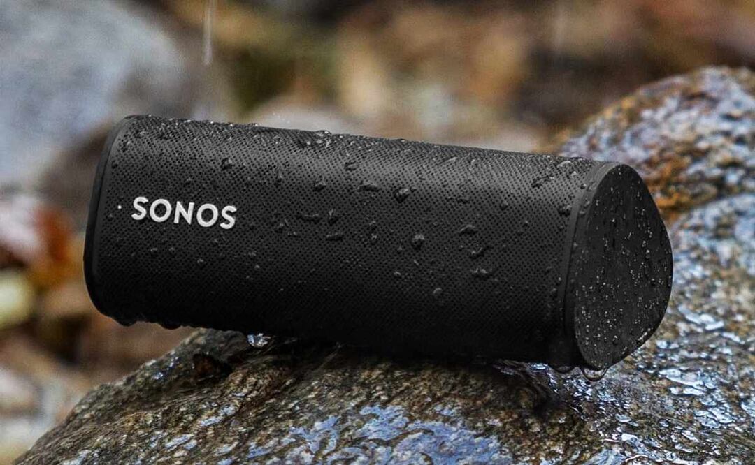 Tiene una batería incorporada y capacidades de Bluetooth, por lo que puedes llevarlo contigo y usarlo lejos de una conexión WiFi