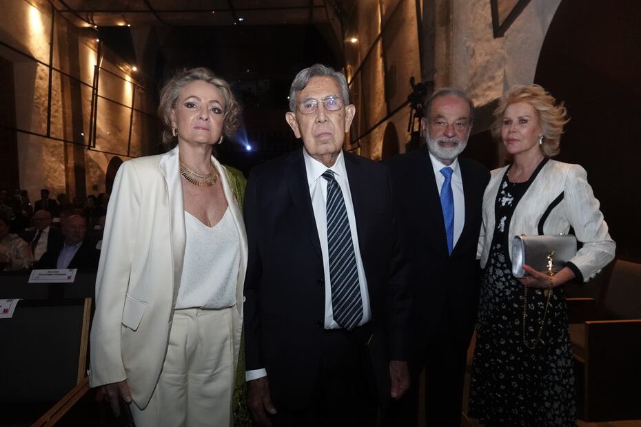 La Universidad del Claustro de Sor Juana. Entregan al Ing. Cuauhtémoc Cárdenas la presea sor Juana Inés de la Cruz 2023.
FOTO DIEGO SIMON