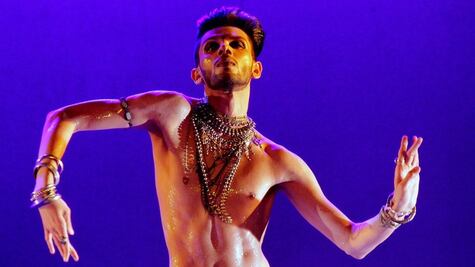 "Mis padres me pegaban para que no fuera bailarín"