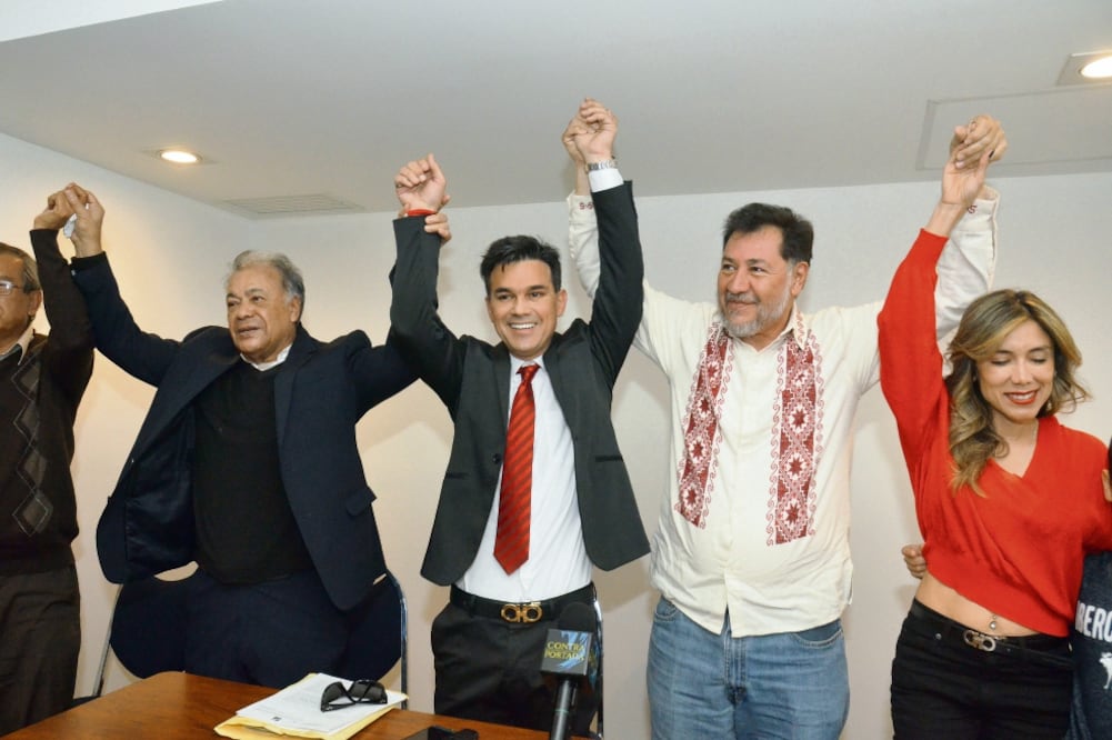 Muestran respaldo. Alberto Anaya, dirigente nacional del PT, mostró su apoyo al candidato Patricio Zambrano en conferencia de prensa. (EMILIO VASQUEZ. EL UNIVERSAL)