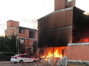 Explosión por acumulación de gas en departamentos de Tepozanes, Edomex deja un muerto
