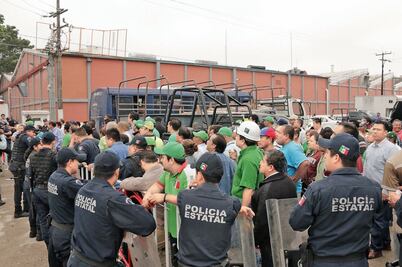 En tenso proceso, eligen líder petrolero