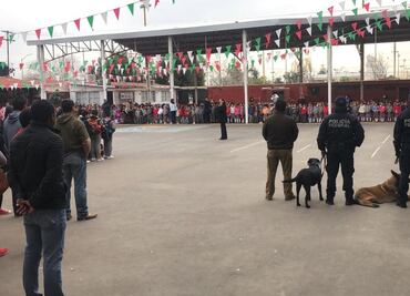 Autoridades de Torreón pidieron binomios caninos en escuela
