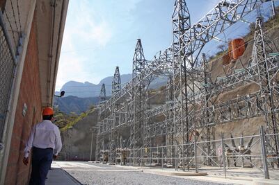 En 2016, licitación para transmisión eléctrica