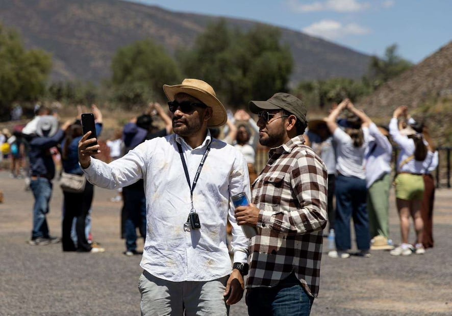 Esta fecha es el primer acercamiento que tienen algunos turistas con las ruinas prehispánicas. Foto: Hugo Salvador / EL UNIVERSAL