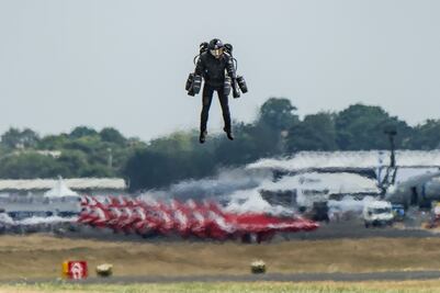 Viral: Crean traje volador para rescatistas