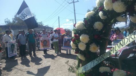 Marchan en Iguala por 15 meses de Ayotzinapa