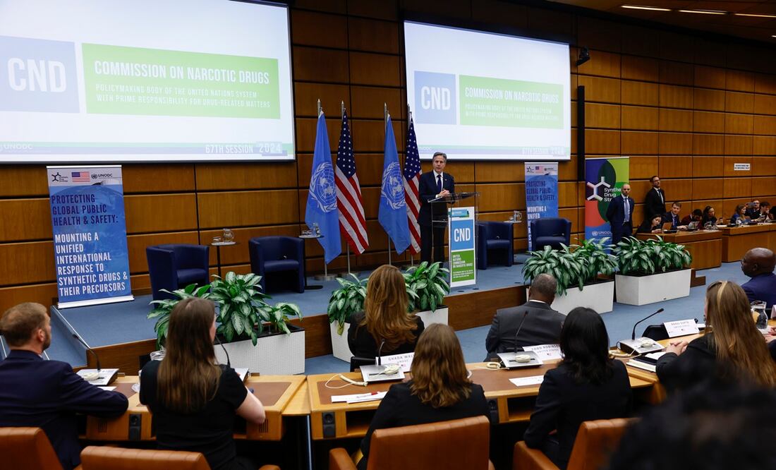 El secretario de Estado de Estados Unidos, Antony Blinken, pronuncia un discurso en la 67ª sesión de la Comisión de Estupefacientes de la ONU en el Centro Internacional de Viena, en Austria.  Foto: AP