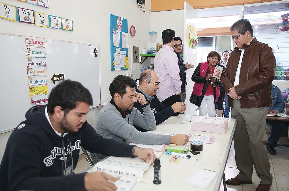 La jornada electoral del domingo pasado en Colima transcurrió, de manera general, en forma tranquila (VALENTE ROSAS. EL UNIVERSAL)