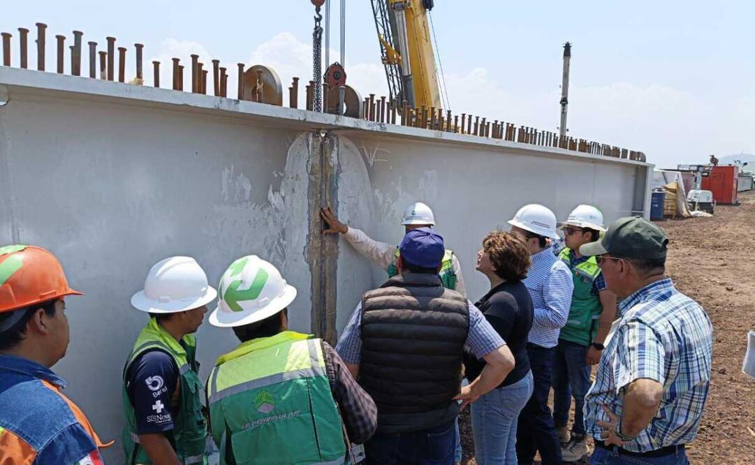 Delfina Gómez, gobernadora del Estado de México, supervisó el inició de la construcción del viaducto elevado. Foto: Especial