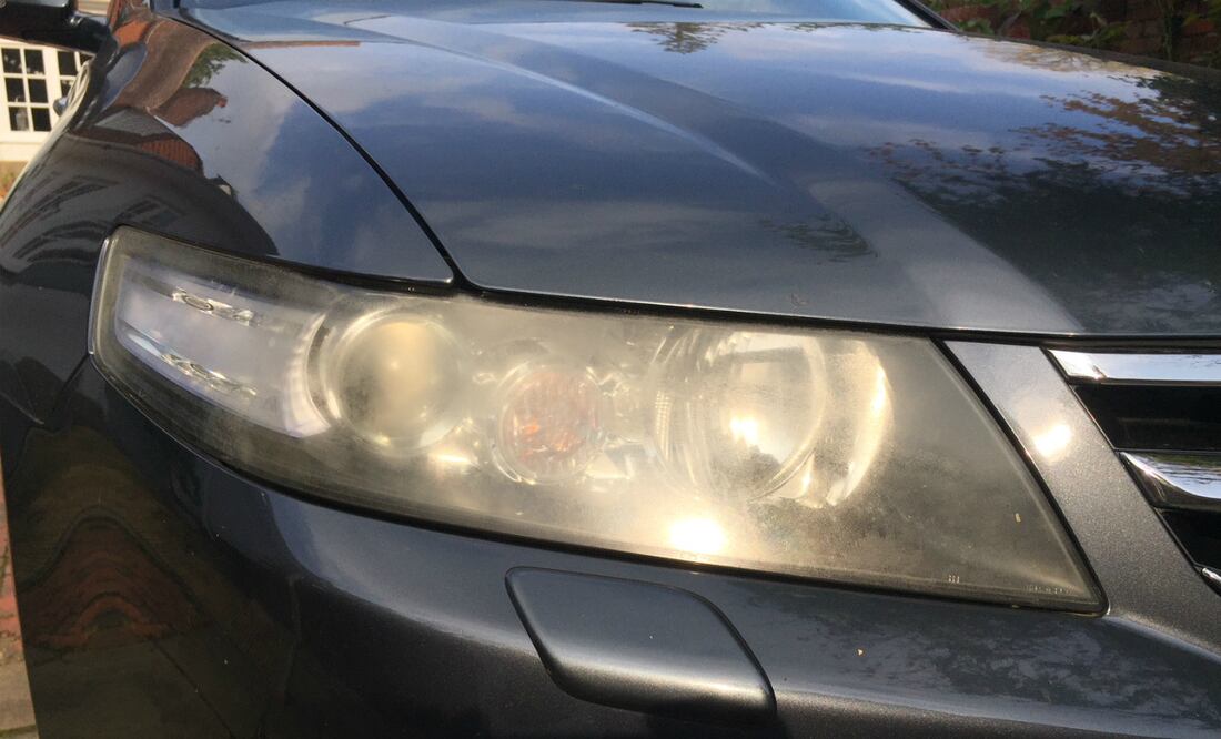 Así puedes restaurar los faros opacos de tu auto.