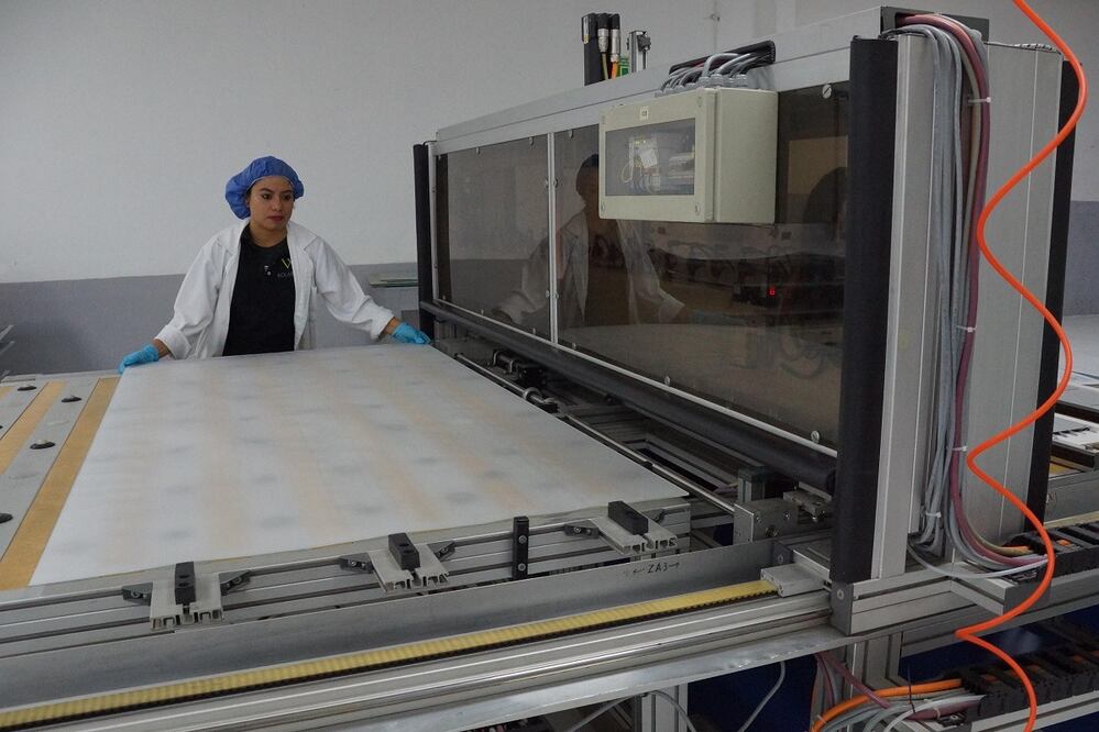 Generación de paneles solares (Edwin Hernández. EL UNIVERSAL)