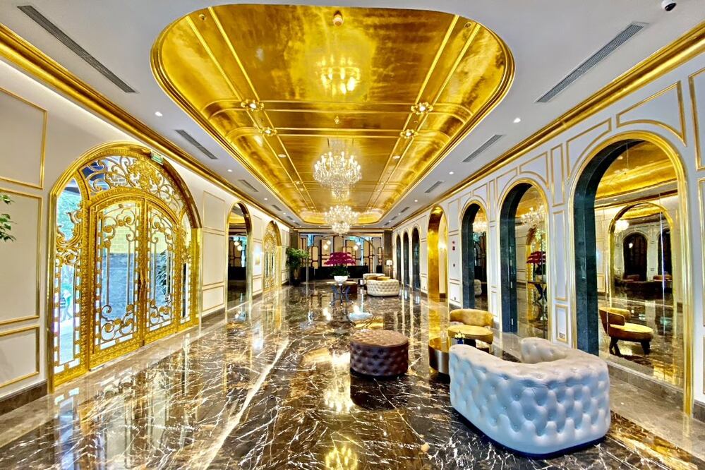 Se dice que en sus interiores existen 410,747 objetos en chapa de oro de 24 quilates. Foto: Dolce by Wyndham Hanoi Golden LakeFoto: Dolce by Wyndham Hanoi Golden Lake
