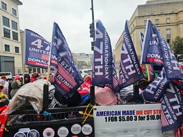 De fiesta o en protesta: la capital de EU se divide y se blinda ante el regreso de Donald Trump