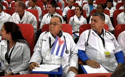 El mundo oculto de médicos cubanos que son enviados a trabajar al extranjero