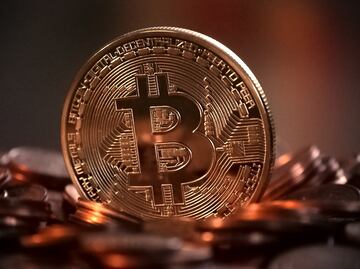 Repunta Bitcoin arriba de los 111 mil dólares; es su mayor nivel desde mayo pasado