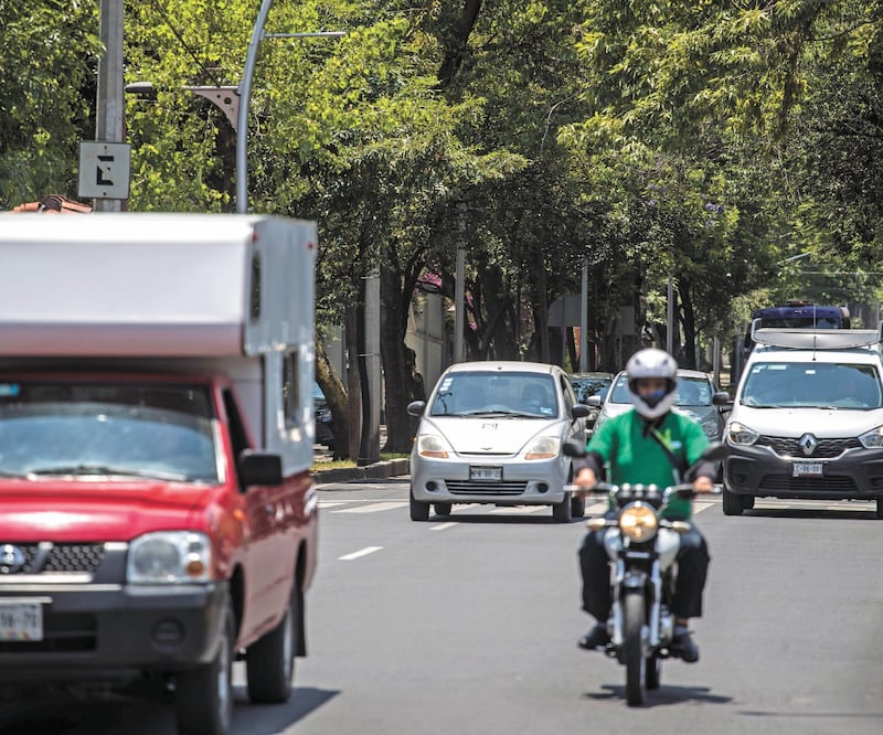Que haya menos autos circulando no es suficiente para llevar los valores de ozono a índices por debajo de la norma, afirman especialistas. ARCHIVO EL UNIVERSAL