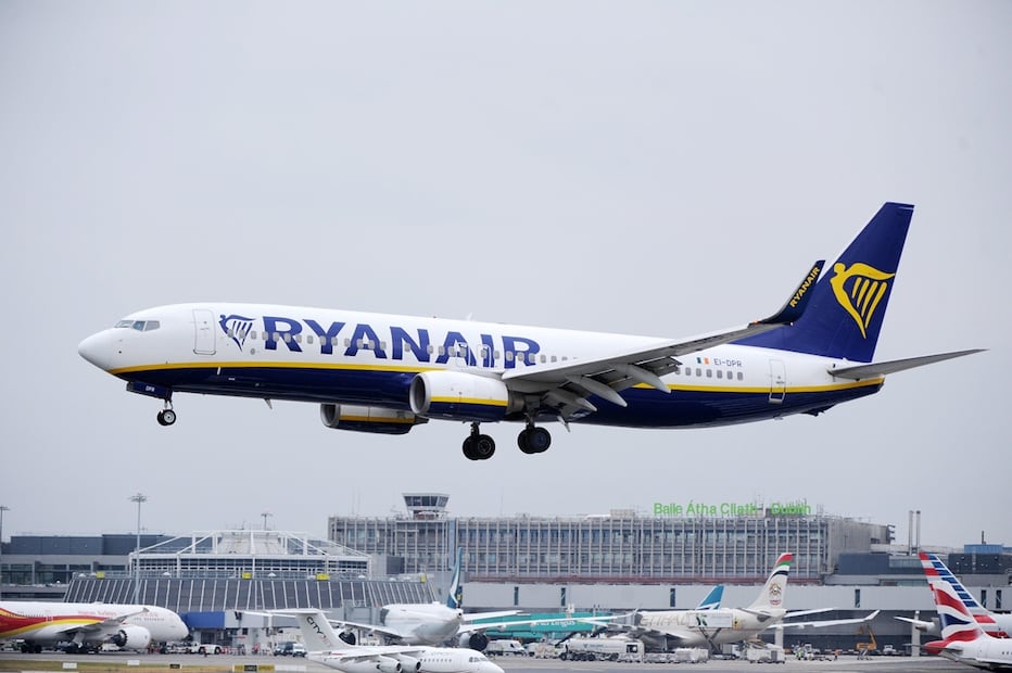 Ryanair estuvo en conversaciones con Starlink durante unos 12 meses sobre la instalación del sistema en sus aviones. Foto: EFE