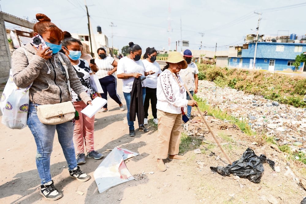 Colectivos han realizando jornadas de búsqueda de personas en el canal de Cartagena en Ecatepec. Foto: ARCHIVO EL UNIVERSAL