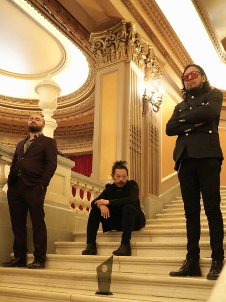 León Azul recibe en el Teatro Metropólitan el galardón a Mejor Artista Rock en la edición 12 de los Monster Music Awards.
Foto: Cortesía.