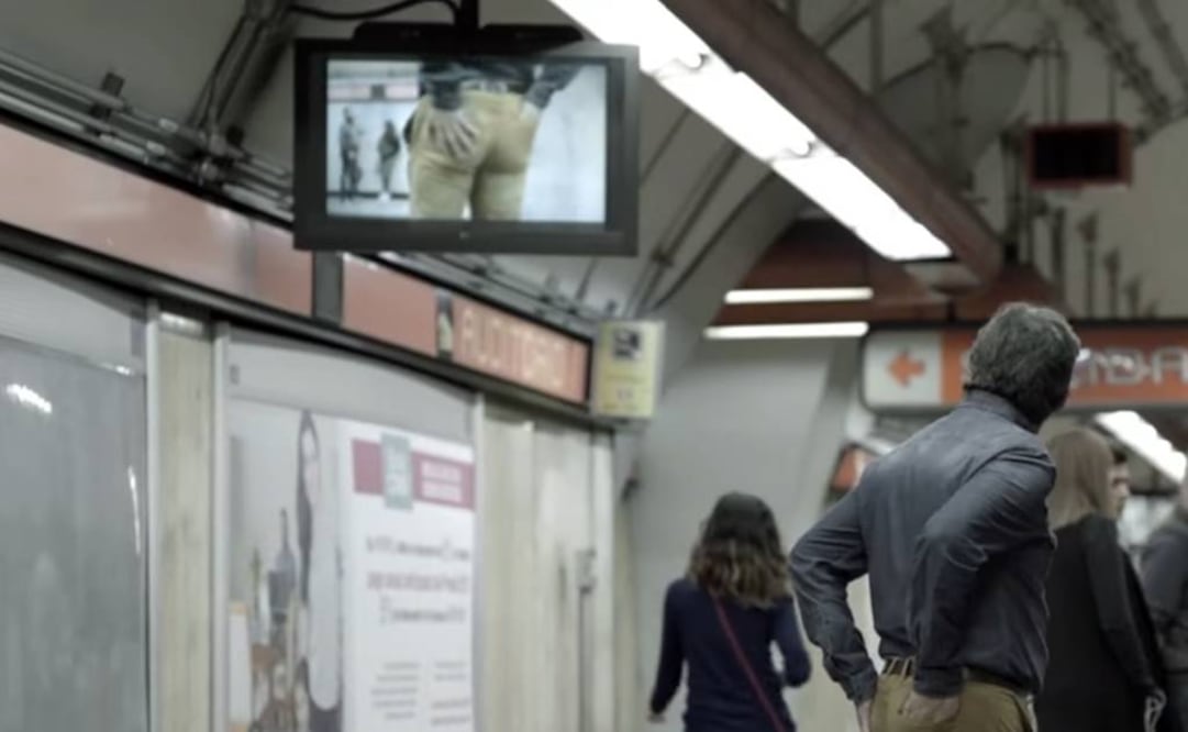 Exhiben traseros de hombres para combatir acoso a mujeres