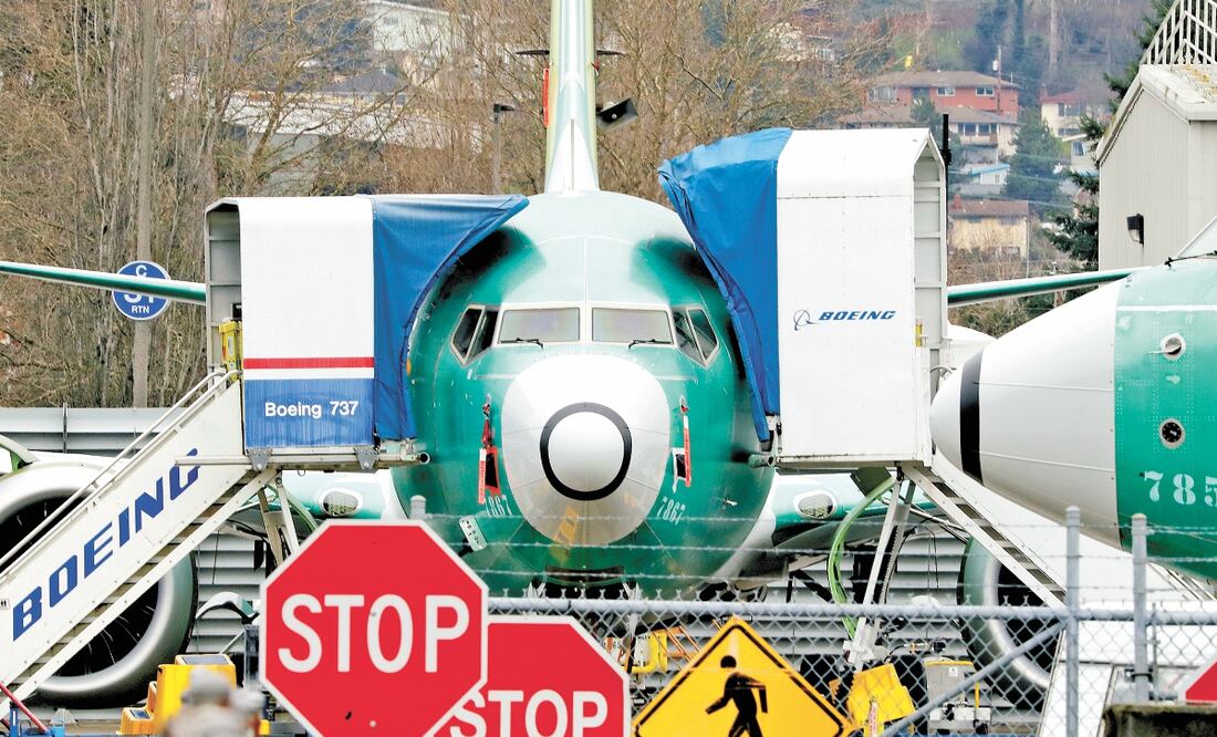 Descenso. El gigante aeronáutico suspendió la producción de los aviones 737 Max este mes, modelo que lleva parado desde hace 11 meses. Foto: ARCHIVO EL UNIVERSAL