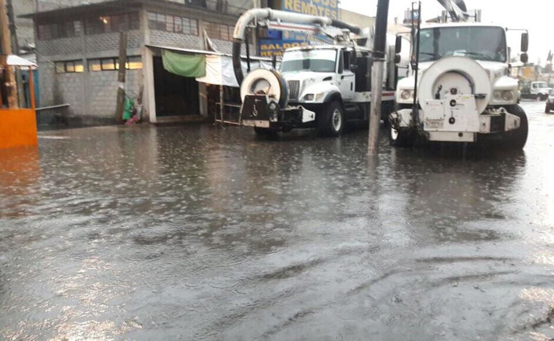 Inundaciones provocaron trifulcas en el Mexibús