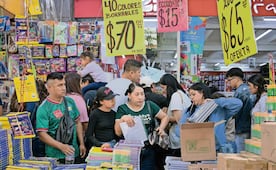 Un día antes del regreso a clases, repuntan las ventas