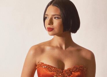 Ángela Aguilar sufre accidente y cae de rodillas en pleno escenario