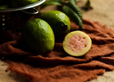 Beneficios de comer una guayaba en ayunas